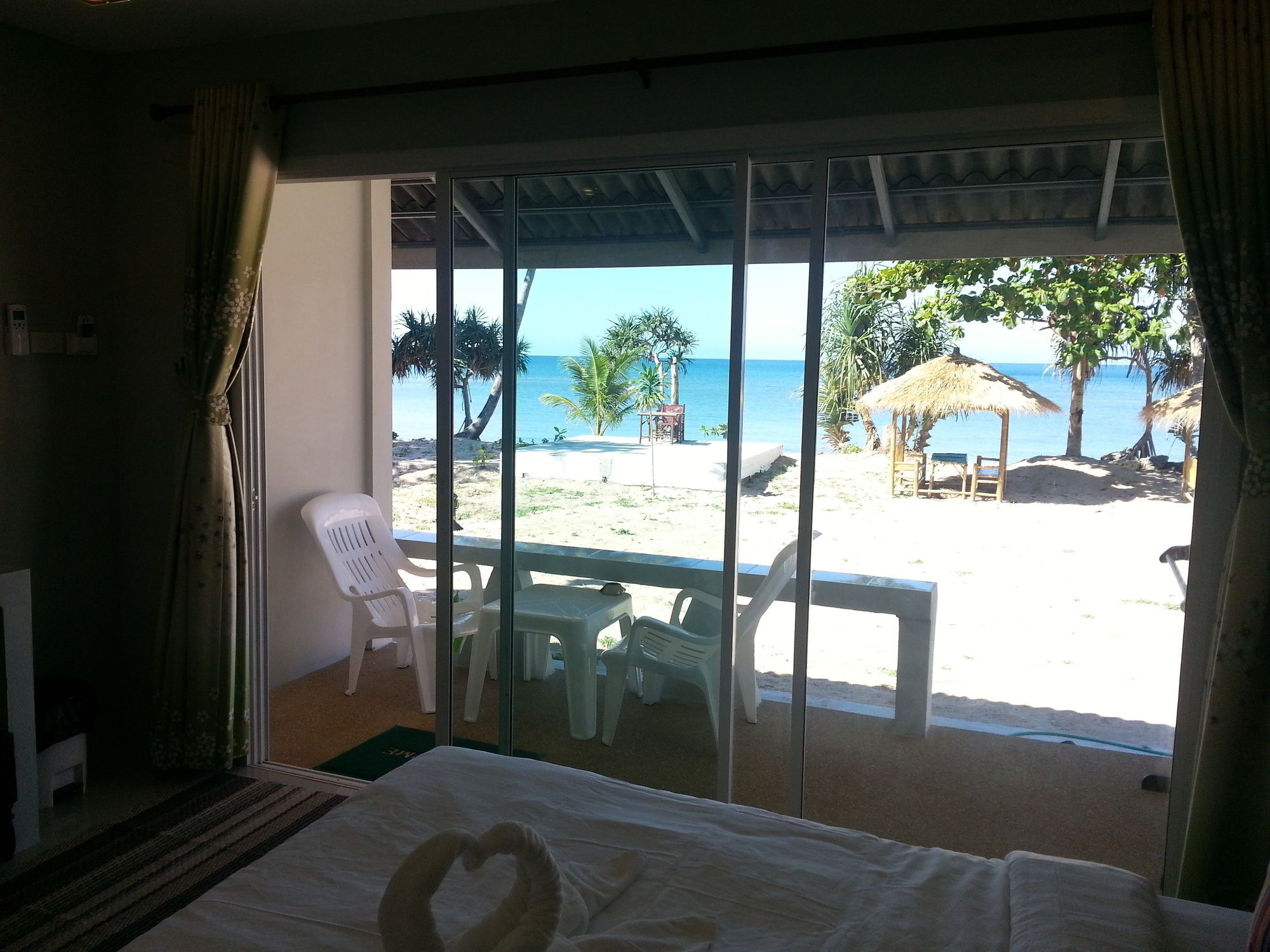 ホテル ランタ A＆J クロン コーン ビーチ Ko Lanta エクステリア 写真
